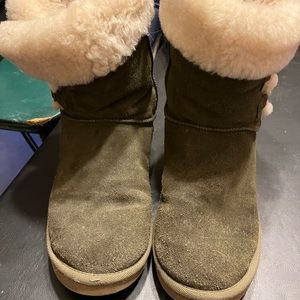 Ugg Boots, Size 10W, Army green with cream colored fur